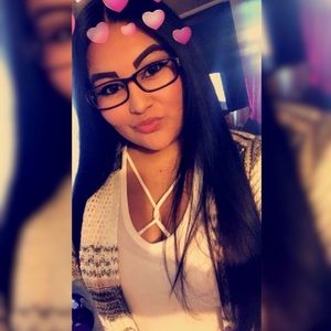 Meet your Posher, Monique