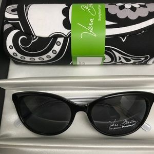 Vera Bradley Sadie Sunglasses in midnight Paisley