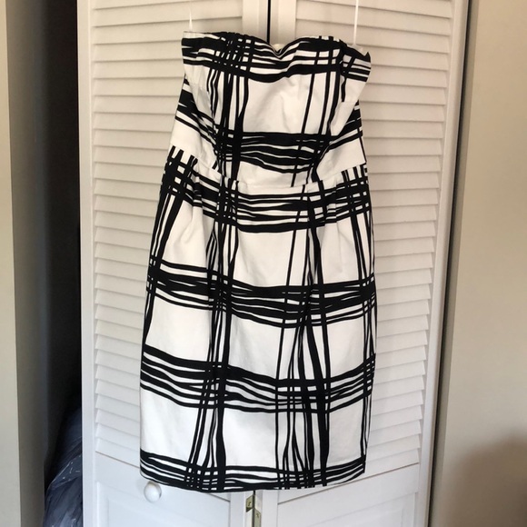 Express strapless dress - Picture 2 of 3