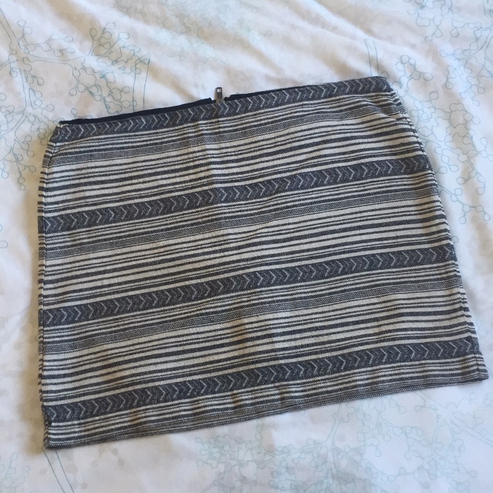 Gap tribal mini skirt