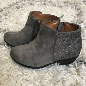 Baby Gap booties