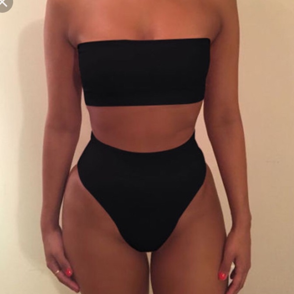 Black bikini