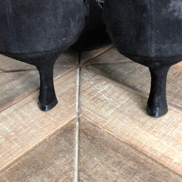 Prada Black Suede Pointy Woven Accent Comma Heel - Picture 5 of 8