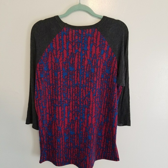 ✔ Lularoe Randy baseballtee - Picture 2 of 4