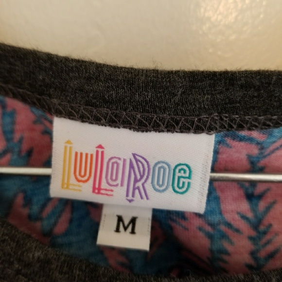 ✔ Lularoe Randy baseballtee - Picture 3 of 4