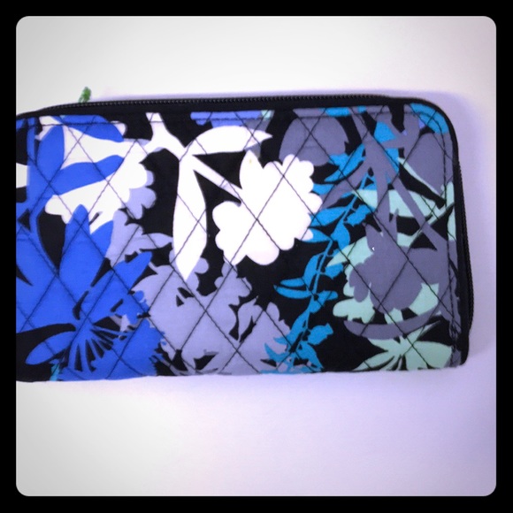 Vera Bradley Accordion Wallet - Picture 5 of 5