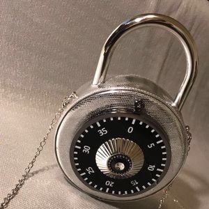 Meet your Posher, Budgetstylez