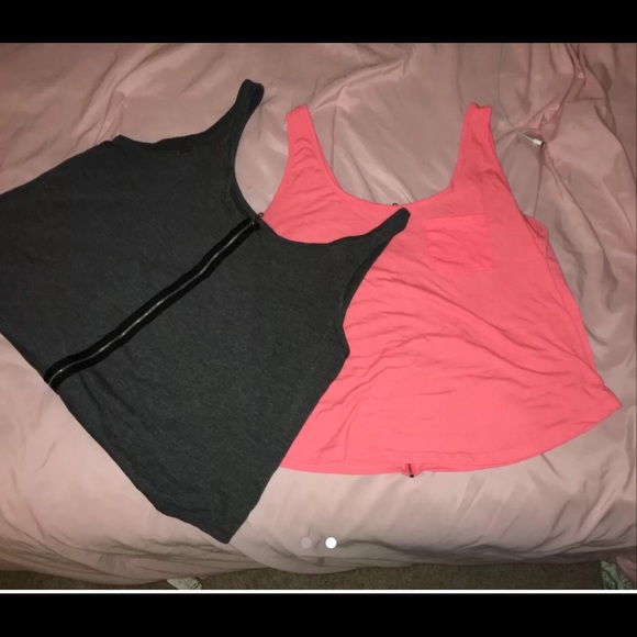 Two Rue21 tanks - Picture 2 of 2