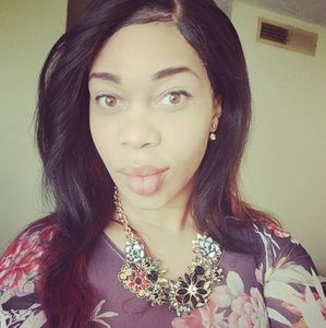 Meet your Posher, Kira