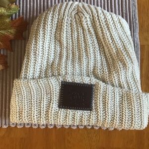 LOVE YOUR MELON cream knit hat