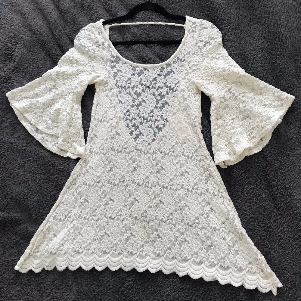 Milau lace dress