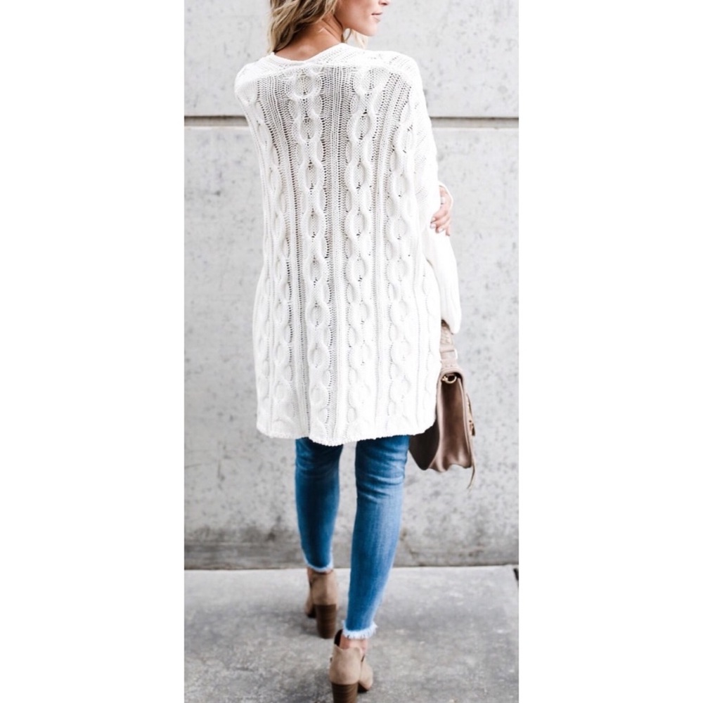 ❗️CLEARANCE❗️Cream Cable Oversized Sweater S/M M/L - Picture 3 of 5
