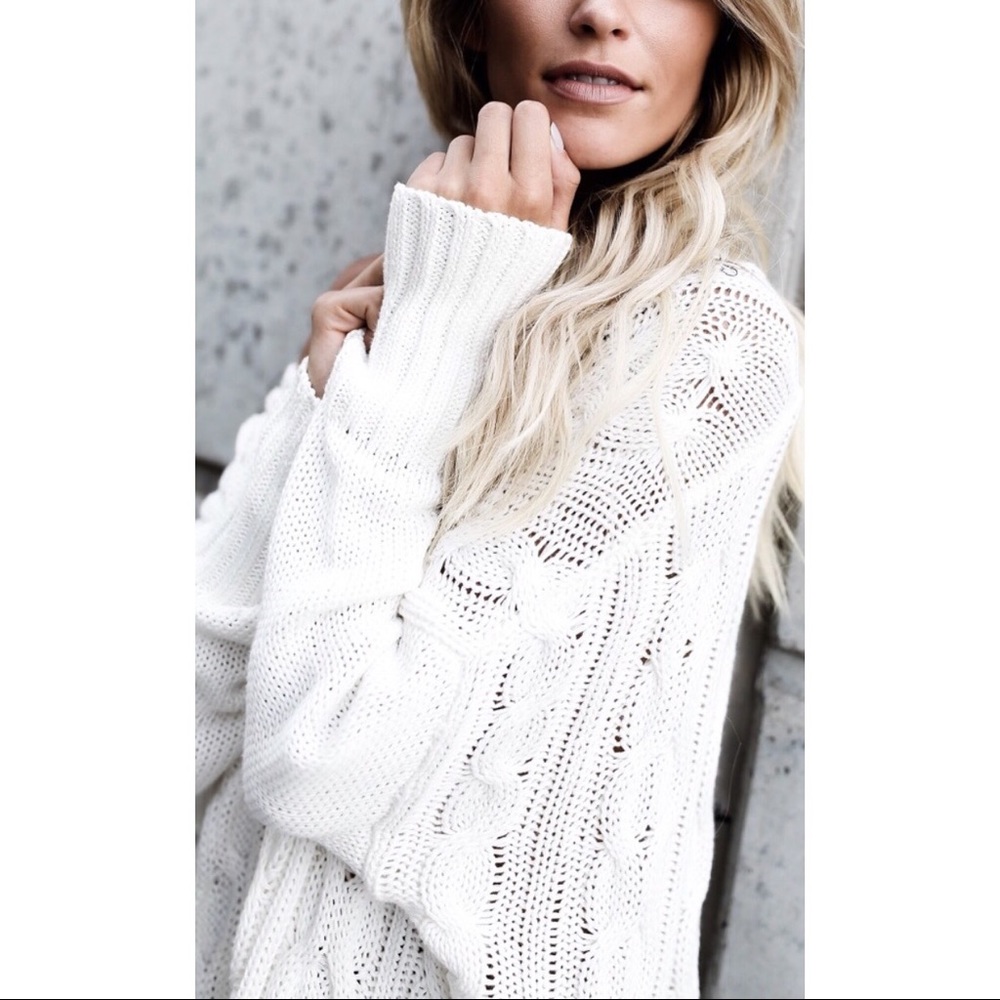 ❗️CLEARANCE❗️Cream Cable Oversized Sweater S/M M/L - Picture 4 of 5