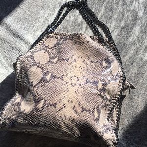 Purse: Italian leather snake skin pattern
