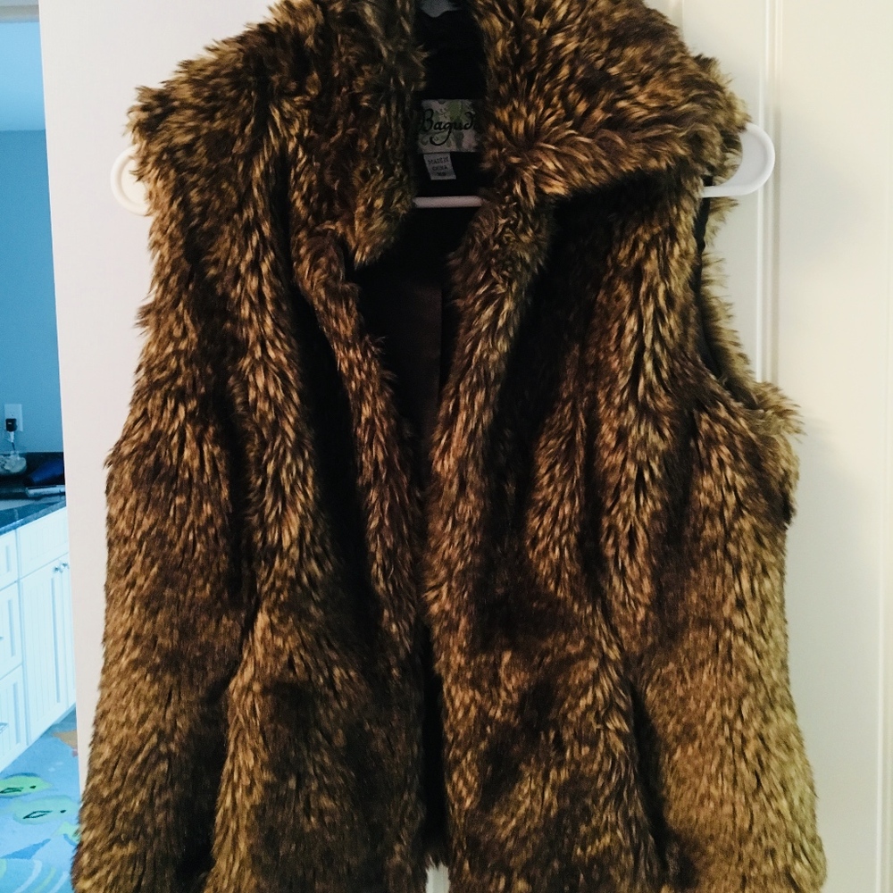Brown Faux Fur Vest by Baguda. Size XS