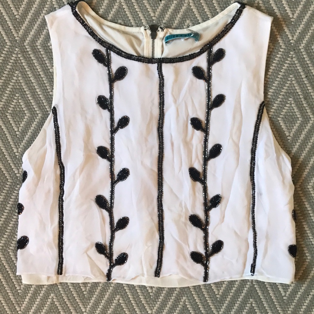 Beautiful headed Alice + Olivia crop top