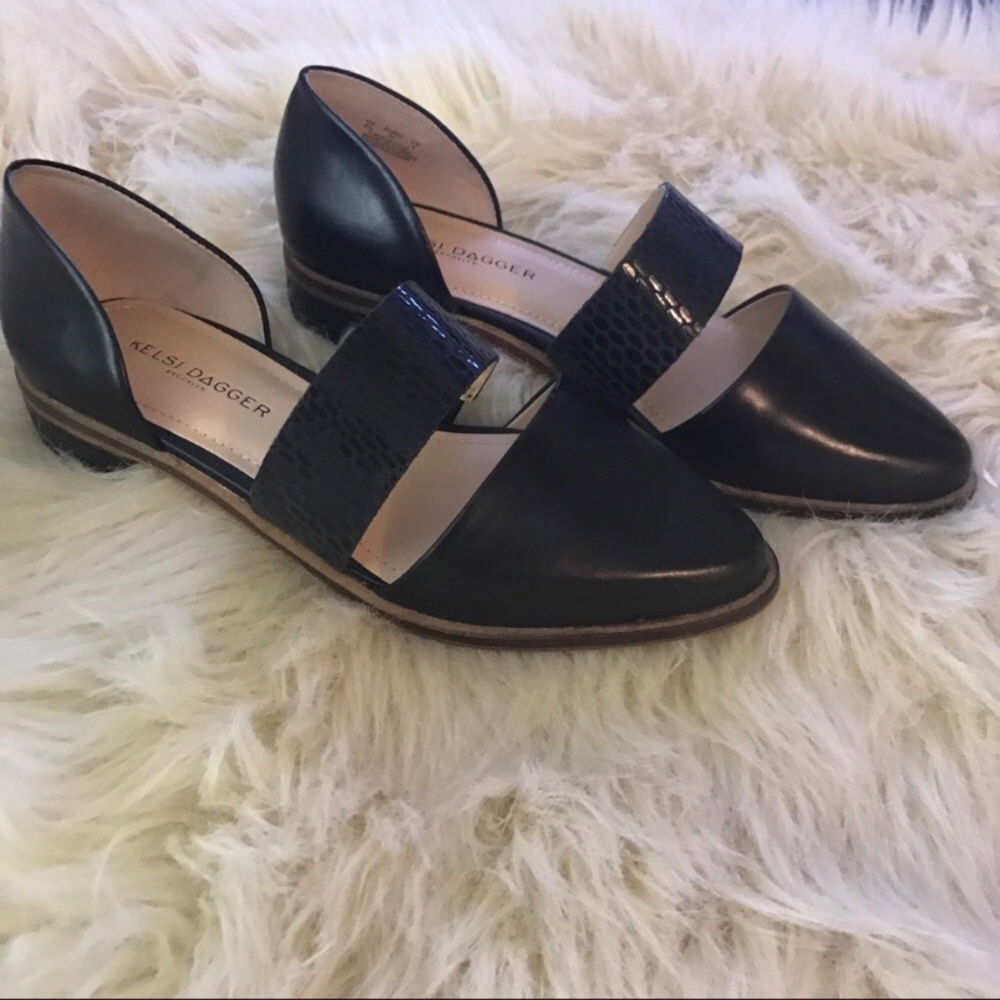 Kelsi Dagger black Albany flat