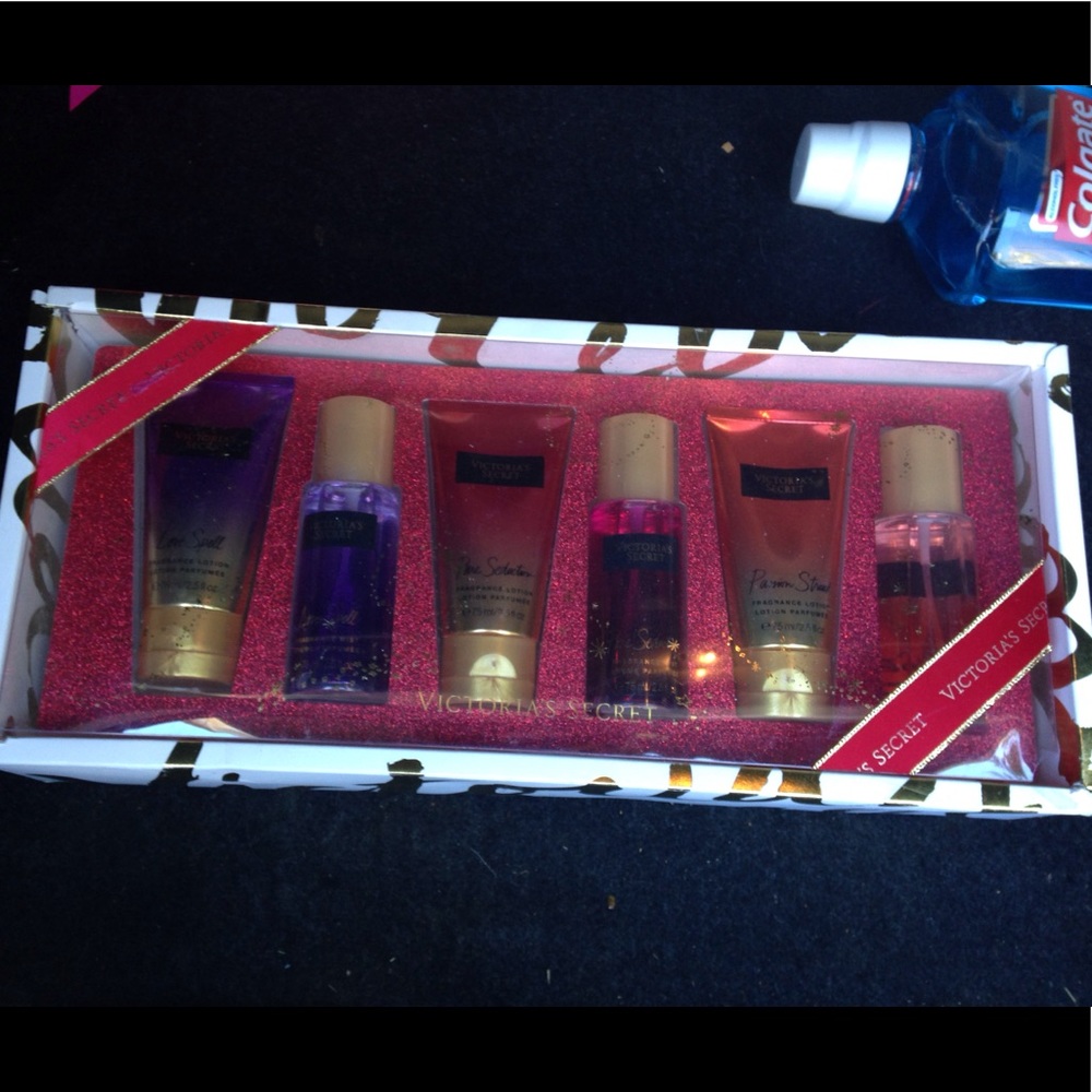 Victoria's Secret perfume & lotion gift set