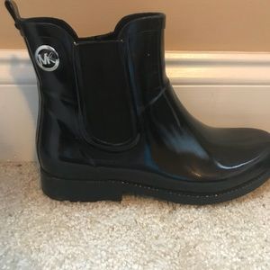 Black rain boots!