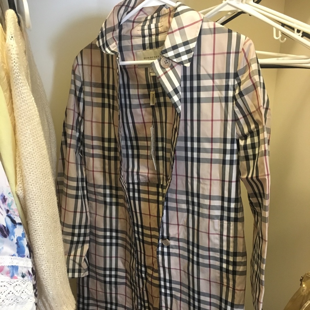 Burberry Lightweight Raincoat with Tags