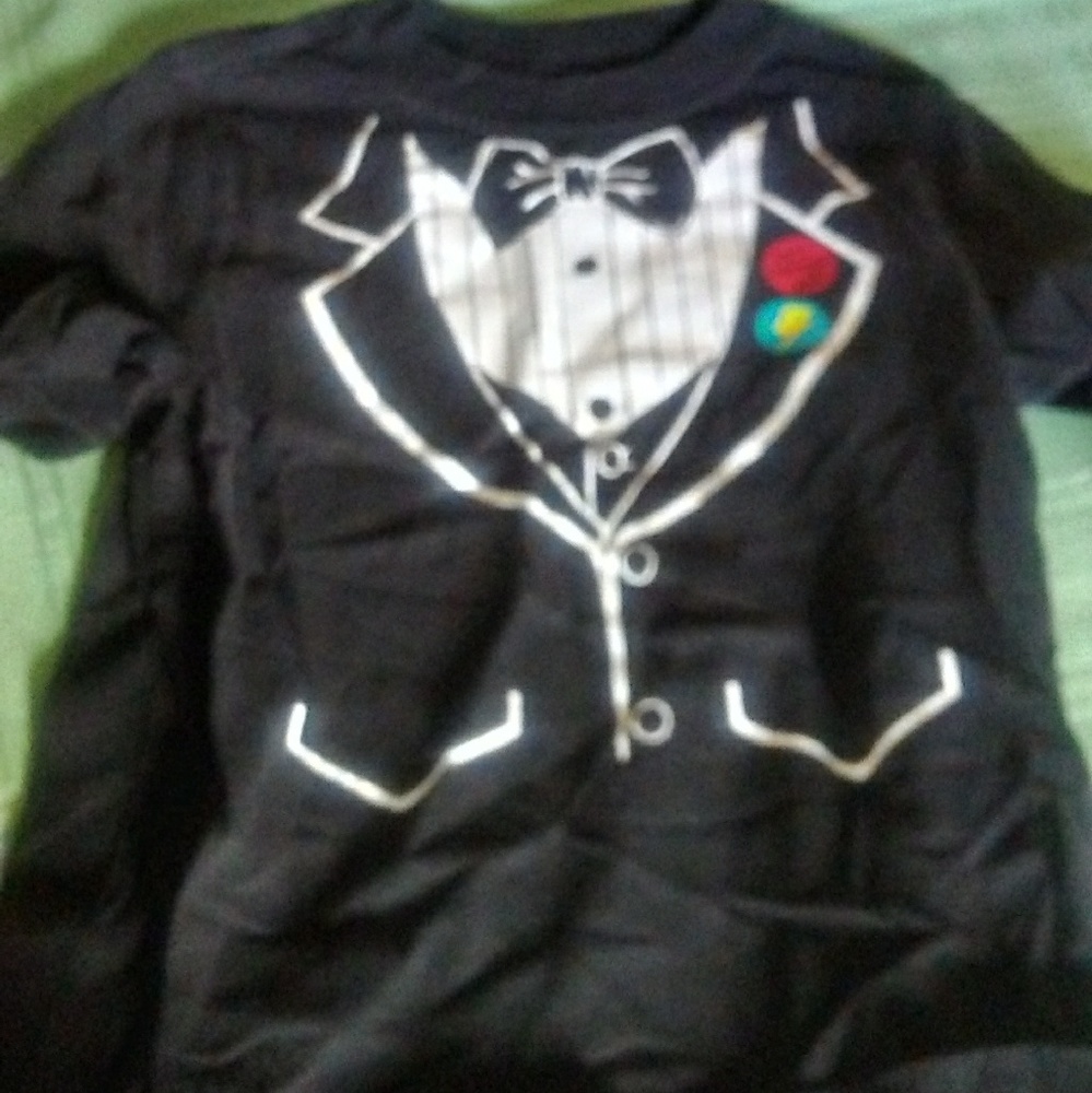 T-shirt boys gently used...1-2 times worn