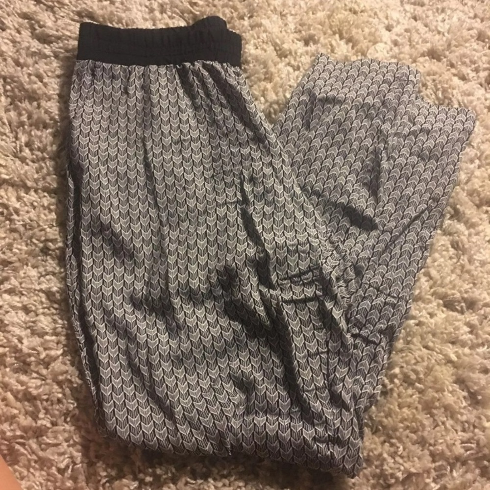 Black and White Pattern Pant