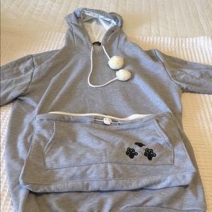 Puppy/Cat hoodie that hold your fur baby inside!