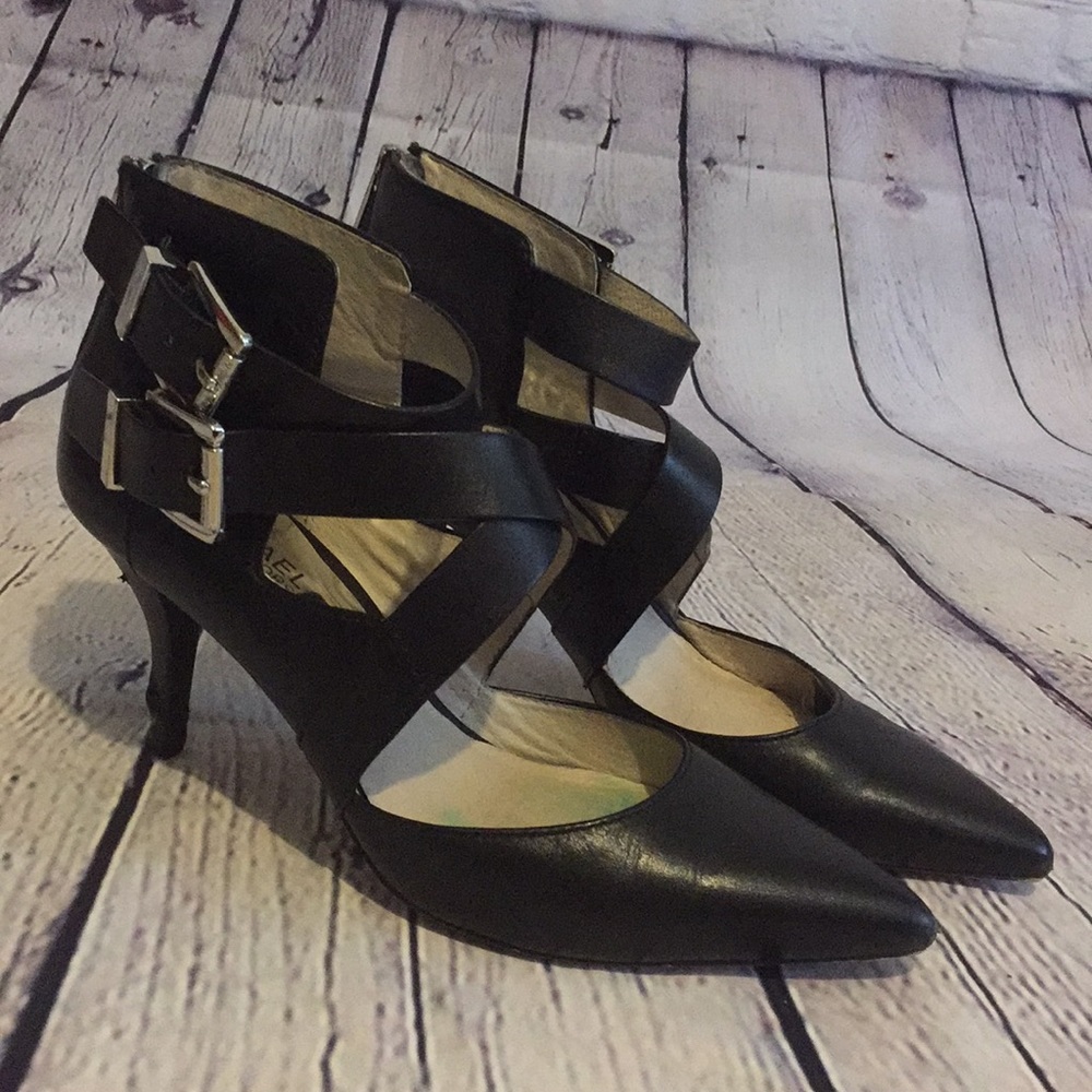 Michael Kors pointed toe heels. Sz 7. Good cond.