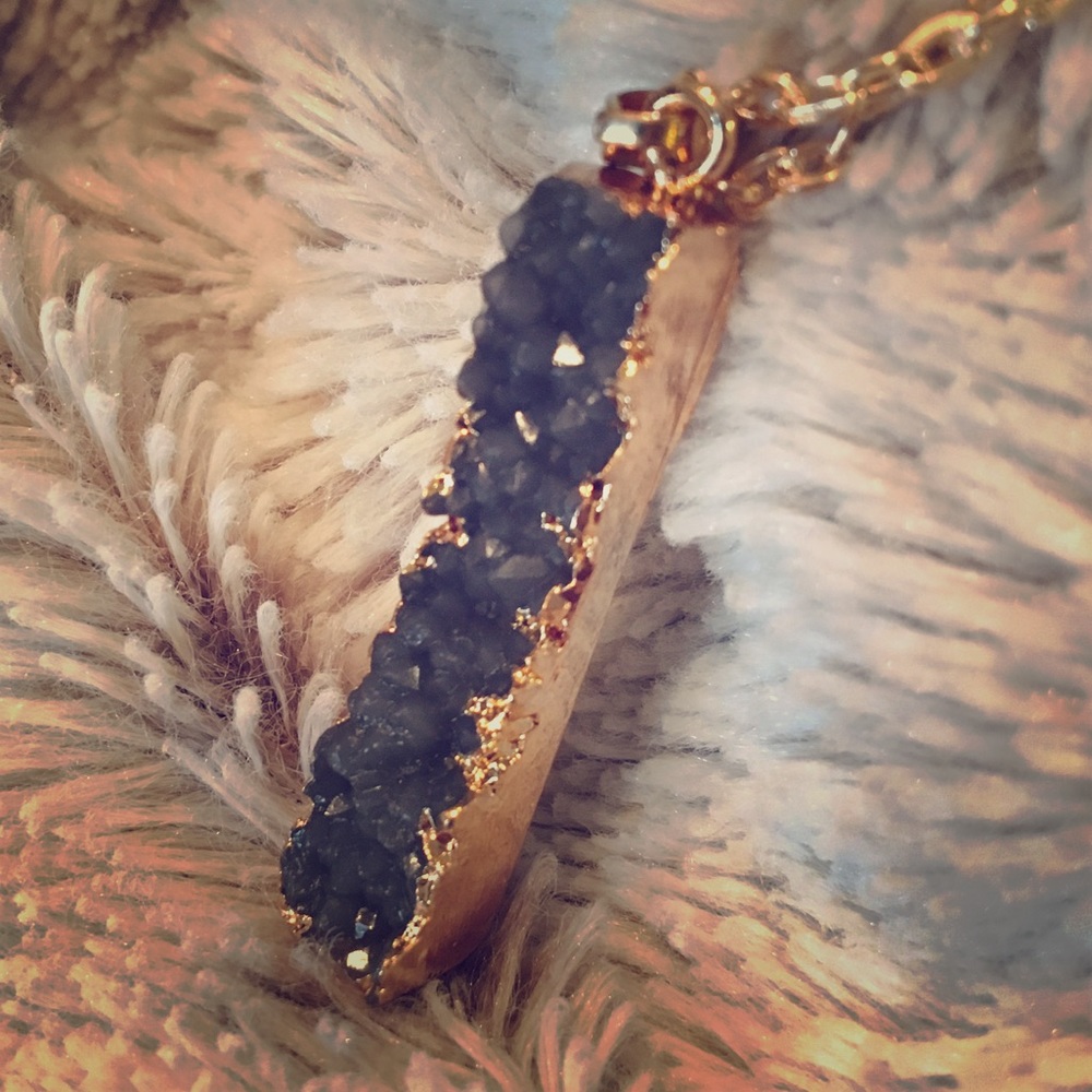 Druzy bar pendant necklace with gold chain