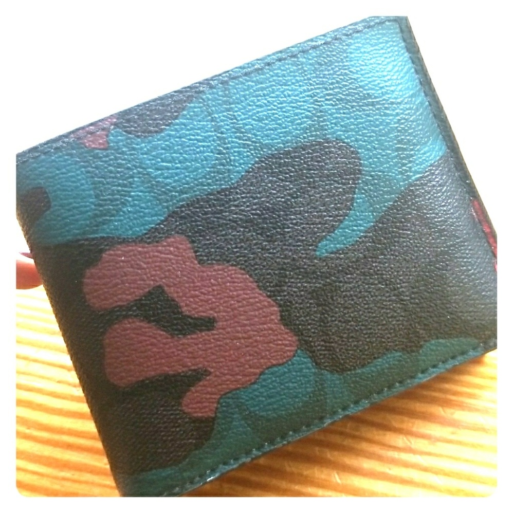 Camo bi fold with compact of case
