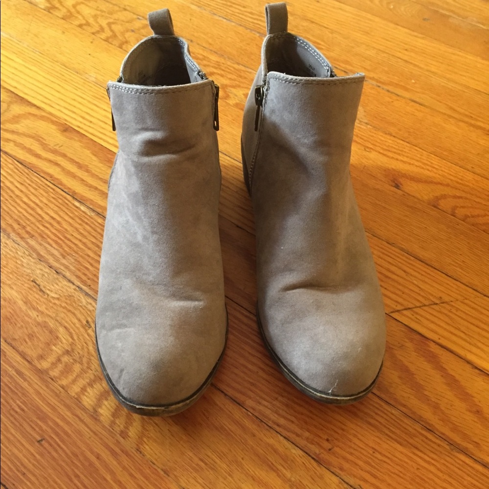 Used low heel booties