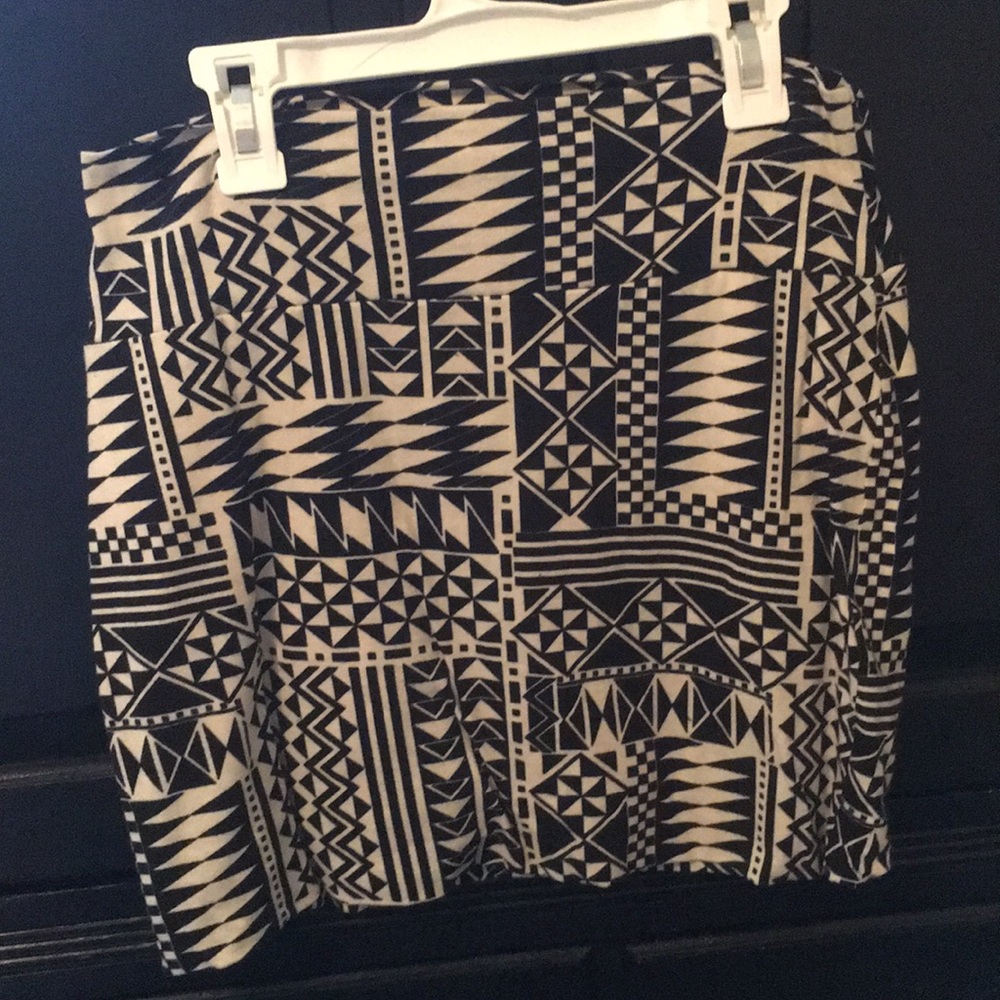 Black and white retro mini skirt