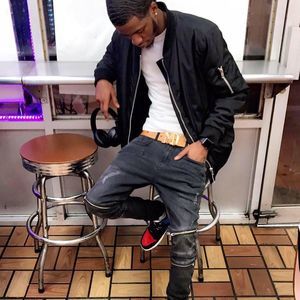 Meet your Posher, Ray