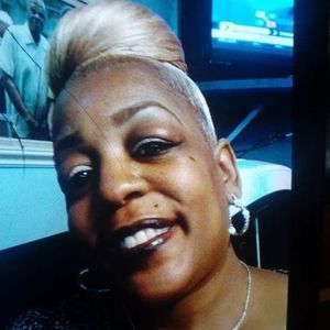 Meet your Posher, Dee