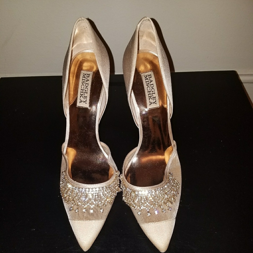Beautiful Badgley Mischka Satin Wedding Pumps