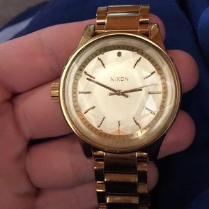 Nixon watch