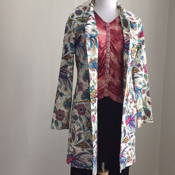 Cute & Playful Peacock Floral Paisley Jacket! 🌷💜 - Picture 4 of 10