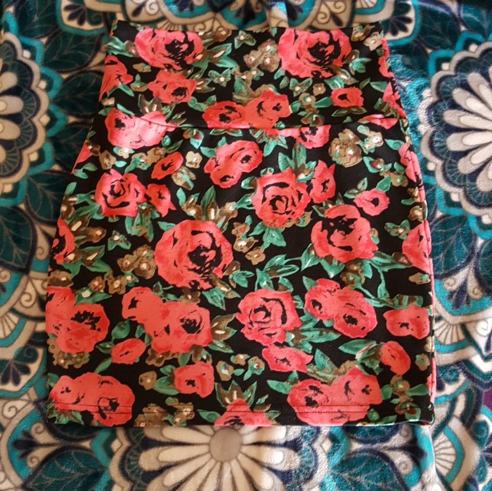 Rosebud Mini Skirt