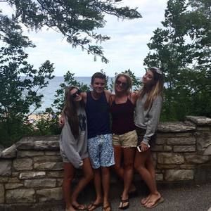 Meet your Posher, Lily