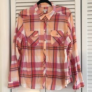 Long sleeve plaid shirt