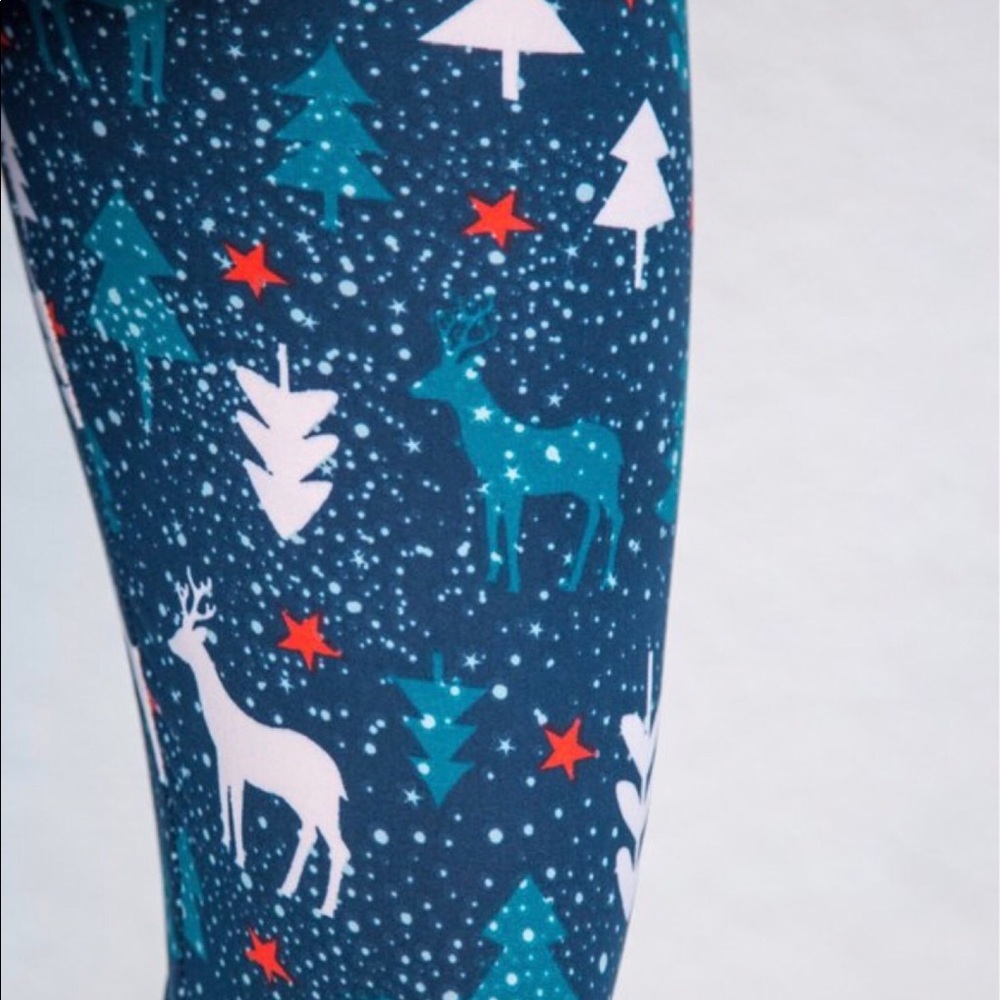 OS Amelia James Reindeer and tree Holiday leggings