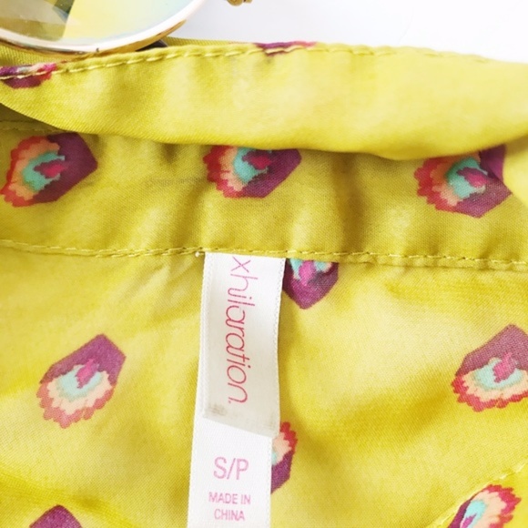 Xhilaration Sheer Sleeveless Button Down Blouse - Picture 3 of 4