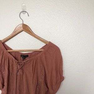 SOLD//Kendall and kylie coral peasent top