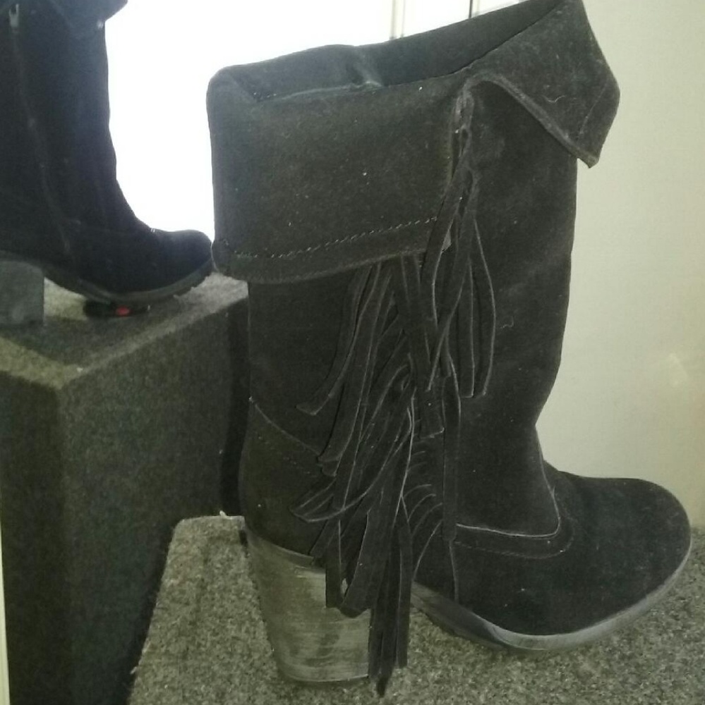Suede fringe boots