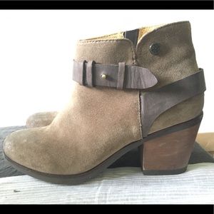 Bussola Reikiavik Tan Suede Booties, Sz 39 / 8.5-9