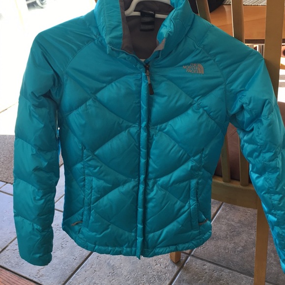 Xs barely worn North Face Jacket. - Picture 4 of 4