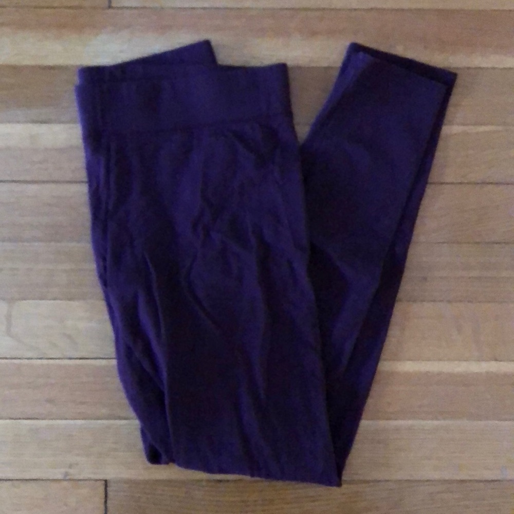 Aerie aubergine-colored leggings