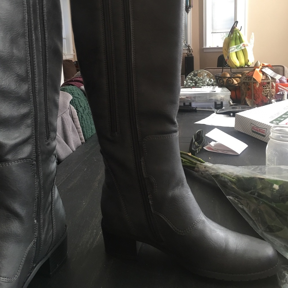 Brand new Aerosole high Boots.