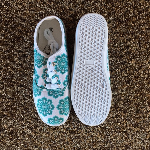 Pattern sneakers - Picture 2 of 2