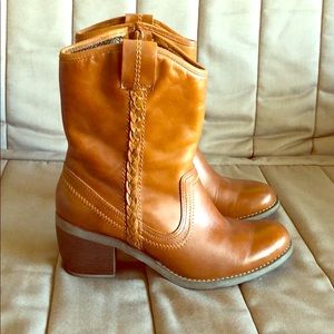 Hush Puppies Ankle Boots w/ Thinsulate Insulation